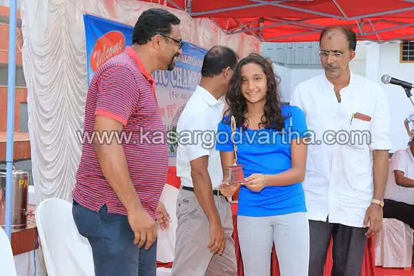 നീന്തല്കുളത്തില് വീണ്ടും റെക്കോര്ഡ് തകര്ത്ത് കാസര്കോടിന് അഭിമാനമായി ലിയാന