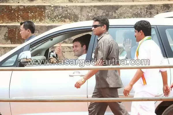 ആവേശ തിരയിളക്കി രാഹുല് പറന്നിറങ്ങി; കേരളത്തിലെ ജനങ്ങളുടെ രാഷ്ട്രീയ ബോധത്തിന് പ്രശംസ