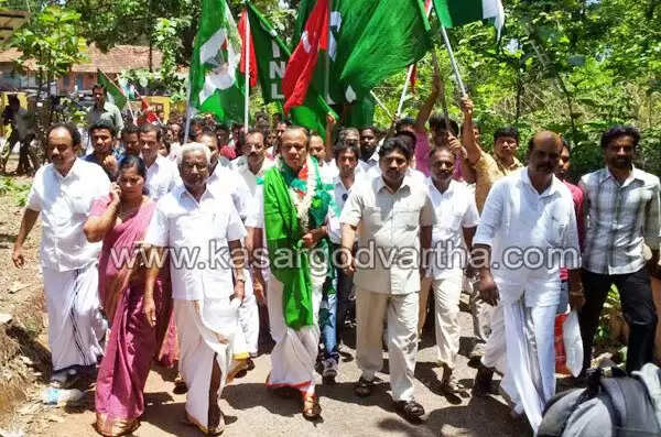 കാസര്കോട്ട് പി. കരുണാകരന് ഹാട്രിക് ജയം; ആശ്വാസം