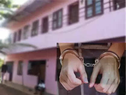 ചെര്ക്കളയിലെ അനാശാസ്യ കേന്ദ്രം: സൂത്രധാരി അറസ്റ്റില്, പ്രമുഖരുടെ പേരുകള് വെളിപ്പെടുത്തി