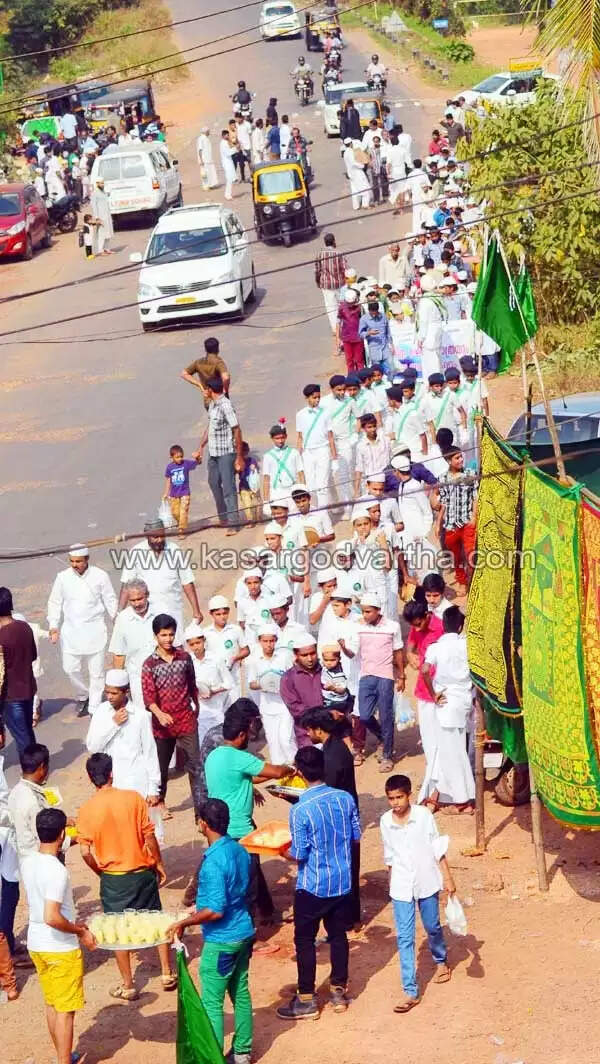 പ്രവാചക പ്രകീര്ത്തനങ്ങളുമായി നാടെങ്ങും നബിദിനാഘോഷം