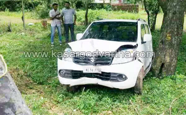 മണല് മാഫിയ പിന്തുടര്ന്നപ്പോള് കാര് നിയന്ത്രണം വിട്ട് മറിഞ്ഞ് പ്ലസ്ടു വിദ്യാര്ത്ഥിക്ക് പരിക്ക്