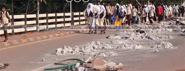 ചന്ദ്രഗിരി പാലത്തിലെ അറ്റകുറ്റ പണി, ജനുവരി 19 മുതല് ചെറിയ വാഹനങ്ങള്ക്ക് നിയന്ത്രിത ഗതാഗതം അനുവദിക്കുമെന്ന് കലക്ടര്