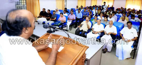 സമരങ്ങളിലൂടെ നേടിയെടുത്ത അവകാശങ്ങള് അടിയറവ് വയ്ക്കാന് അനുവദിക്കില്ല: മന്ത്രി ഇ ചന്ദ്രശേഖരന്