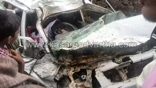 മാവുങ്കാലില് ബസും കാറും കൂട്ടിയിടിച്ച് യുവതി മരിച്ചു; ഭര്ത്താവിനും കുട്ടിക്കും ഗുരുതരം