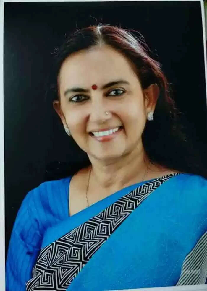 Mazhathulli Story Award | 5-ാമത് മഴത്തുള്ളി കഥാ പുരസ്കാരം ഇ സന്ധ്യയുടെ 'വൈലറ്റിന്'