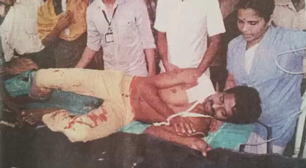 കോടതി വളപ്പില് കൊലക്കേസ് പ്രതിക്ക് വെട്ടേറ്റു; അക്രമിയായ കൊലക്കേസ് പ്രതി പോലീസ് പിടിയില്