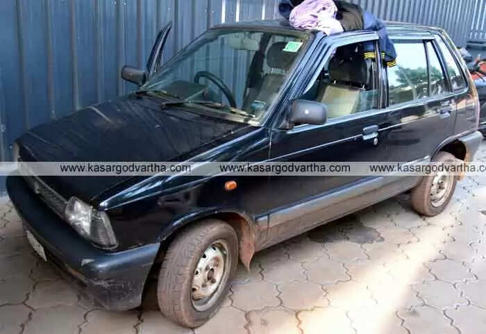 ഗണ്മാന്റെയും ഡ്രൈവറുടെയും സഹായത്തോടെ കാസര്കോട് കലക്ടര് പിടികൂടിയത് രണ്ടര കോടിയുടെ ചന്ദന മുട്ടികള്; പ്രതികള് മിന്നല് വേഗത്തില് മുങ്ങി