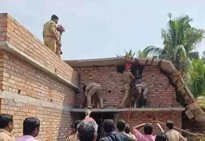 Died | നിര്മാണത്തിലിരുന്ന വീടിന്റെ കോണ്ക്രീറ്റ് തകര്ന്നുവീണ് അപകടം: കുടുങ്ങിക്കിടന്ന തൊഴിലാളി മരിച്ചു