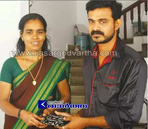 പരുന്ത് റാഞ്ചിയ 17,000 രൂപയും മൊബൈലും തിരികെ കിട്ടി