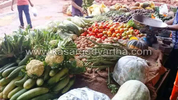 വിലക്കയറ്റത്തിന്റെ പെരുന്നാള് വിപണി; എങ്കിലും നഗരത്തില് തിരക്കൊഴിഞ്ഞില്ല
