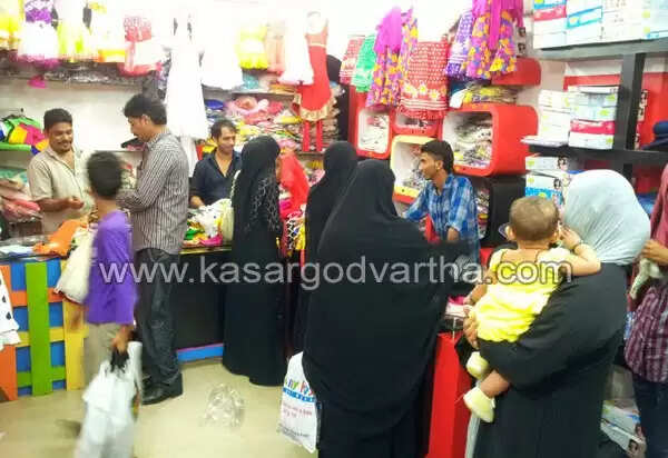 വിലക്കയറ്റത്തിന്റെ പെരുന്നാള് വിപണി; എങ്കിലും നഗരത്തില് തിരക്കൊഴിഞ്ഞില്ല