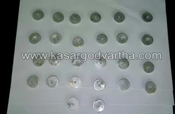 മംഗളൂരു വിമാനത്താവളത്തില് സ്വര്ണവേട്ട; 12 ലക്ഷം രൂപയുടെ സ്വര്ണവുമായി മൊഗ്രാല് സ്വദേശി പിടിയില്