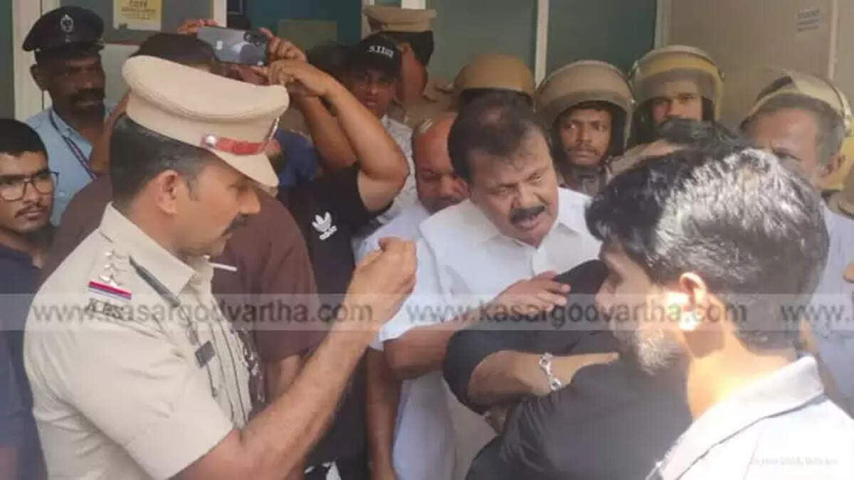 Protest in Kasaragod Sub Jail Remand Prisoner Death.