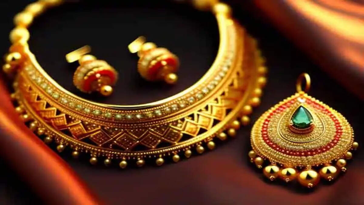 gold ornamrnts