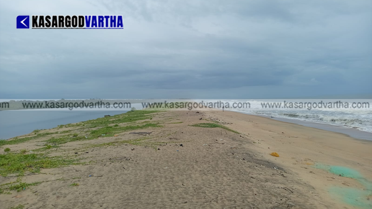 Coastal erosion affecting homes in Shiria