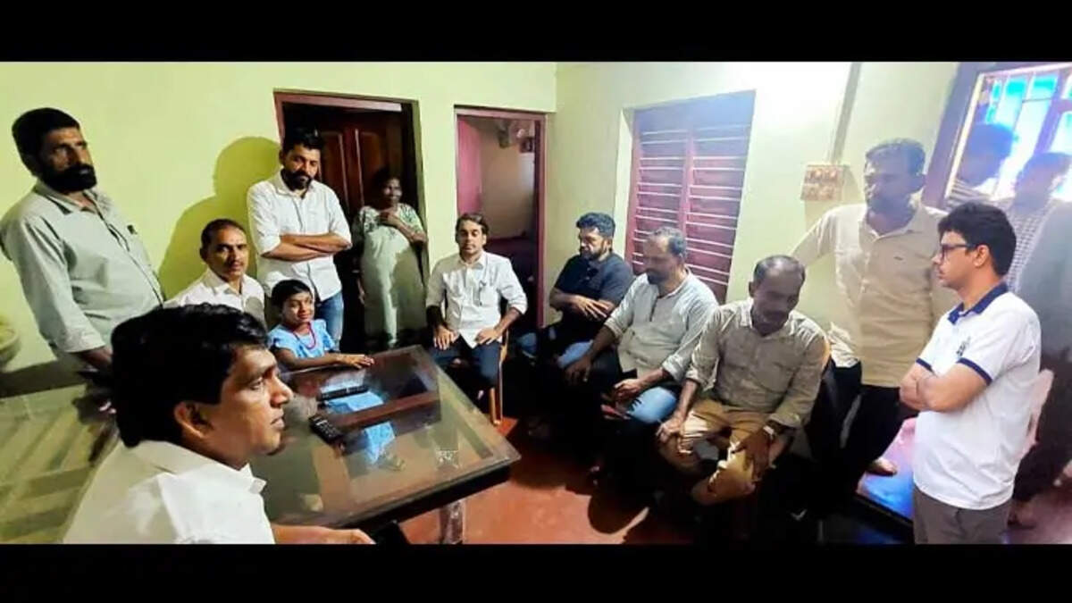 Mogral National Forum distributes aid to disaster victims in Wayanad