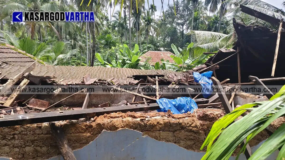 House collapses in Kanhangad due to heavy rain; family of three has miraculous escape