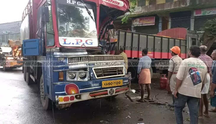 Two Lorries Collide on National Highway, Traffic Blocked for Three Hours in Kalikkadavu