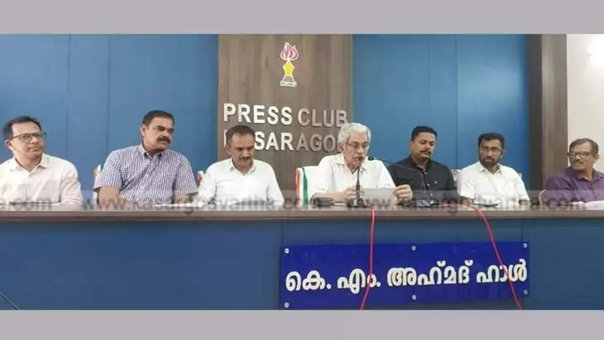 Press conference at Chemmad Jamaat Higher Secondary School regarding housing project.