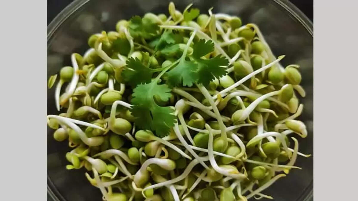 Benefits of having moong sprouts for breakfast 