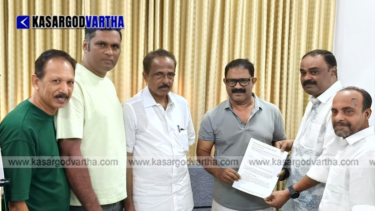 Minister KM Shaji interacting with MBK officials.