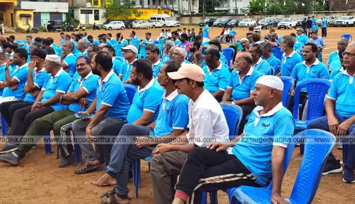 Dr Salahuddin speaking at the Exercise Community event in Mogral