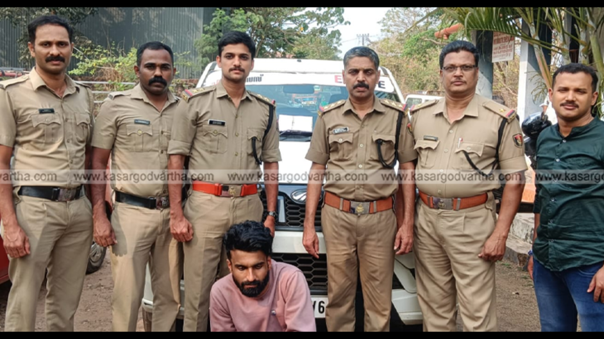 Excise officers displaying the seized MDMA packets in Periye.