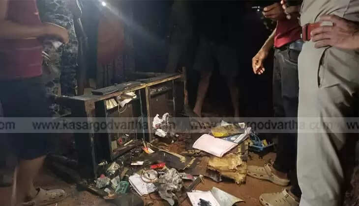 Fire Breaks Out in Kasaragod House Bedroom Due to Short Circuit While Charging Mobile Phone
