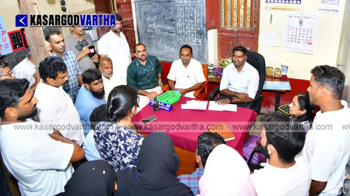Dangerous building crisis: Kasaragod District Collector orders immediate relocation of Udyavar Thota school students to a safe facility.