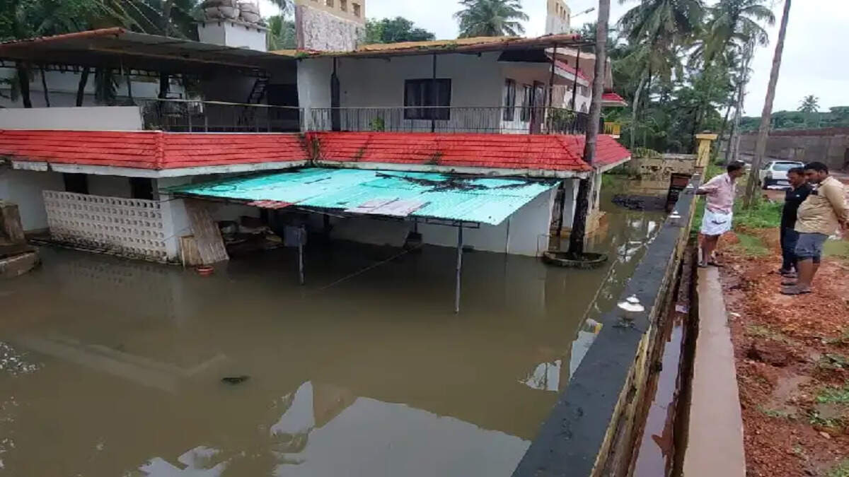 national highway construction low lying areas under flood 