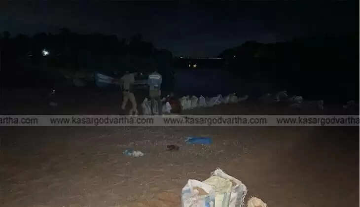 Illegal Sand Mining Busted in Bekal; Police Seize Fiber Boat and Sand Sacks