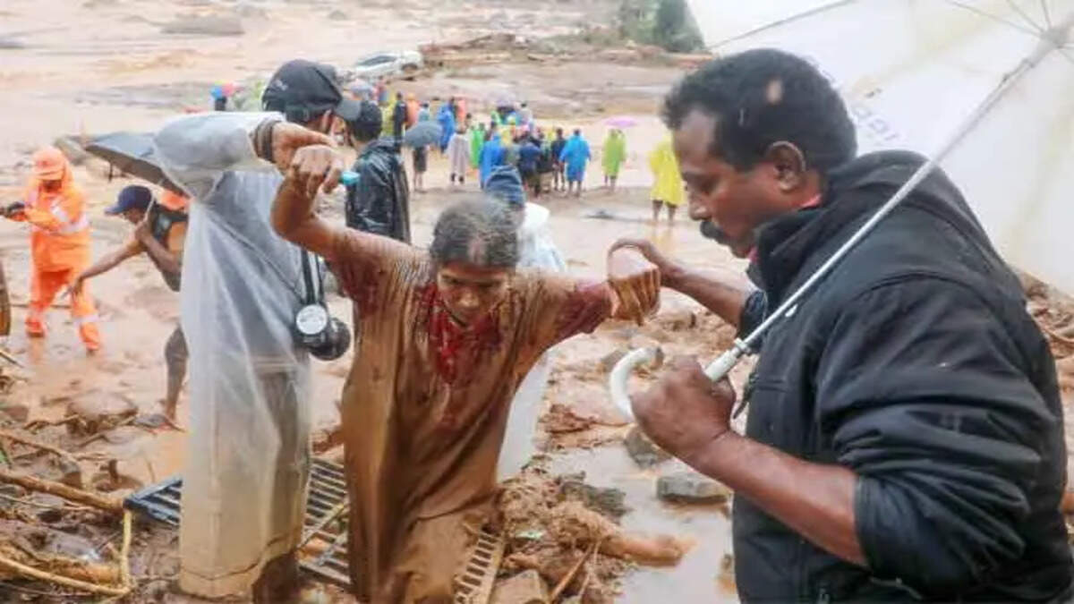 Thiruvananthapuram, News,Kerala, Wayanad, floods, heavy rain, red alert, disaster, rescue operations, casualty, India