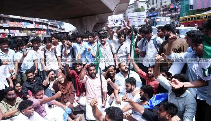 UDSSF protest road blockade Kasaragod PM Shri