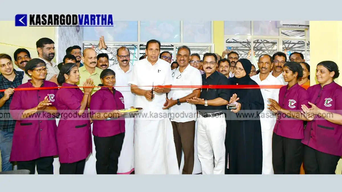 MLA Kallatra Mahin at the Kudumbashree event