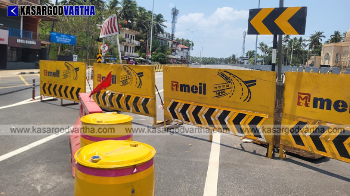 Heavy traffic congestion in Kasaragod city due to NH 66 diversion at Adukkathbayal.