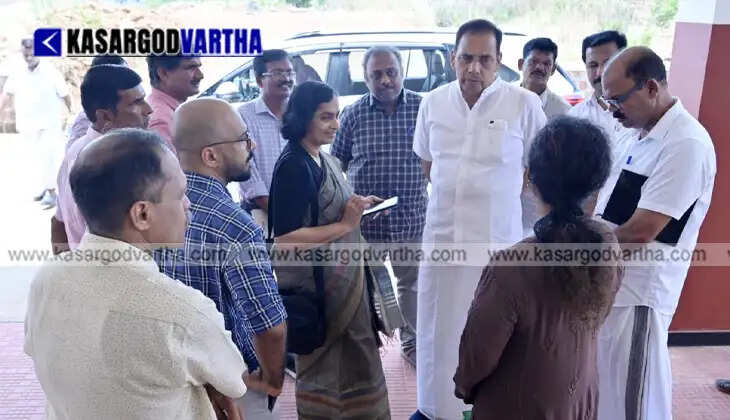 Designated MLA Kallatra Mahin Haji being welcomed by the Principal and doctors at Kasaragod Medical College.