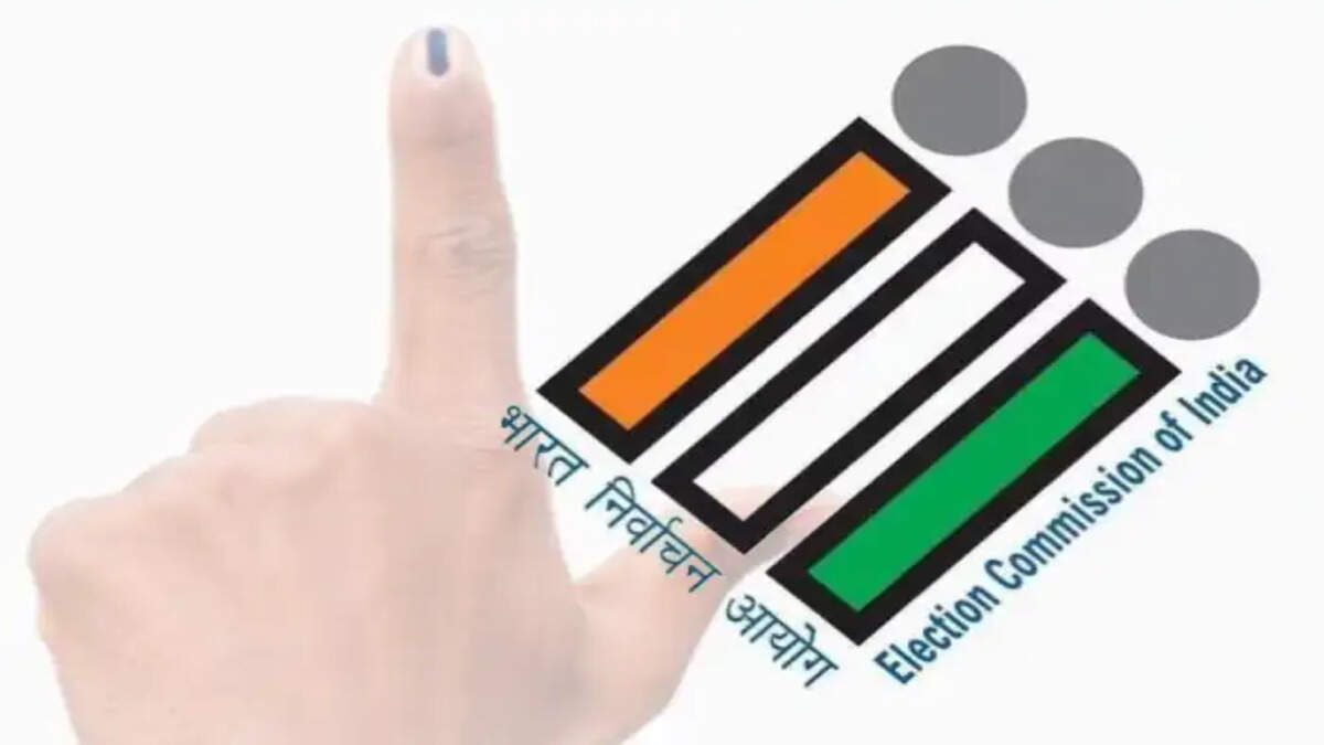 election commission disqualified 4 members of east eleri grama Panchayath