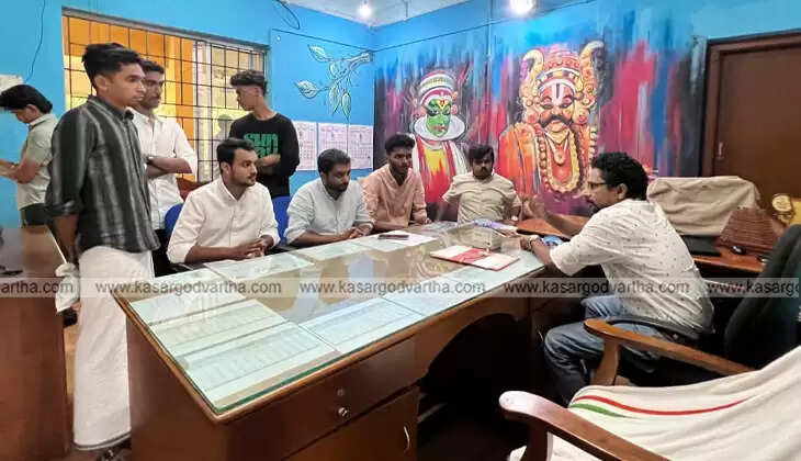 A group of MSF members protesting in front of a government office.
