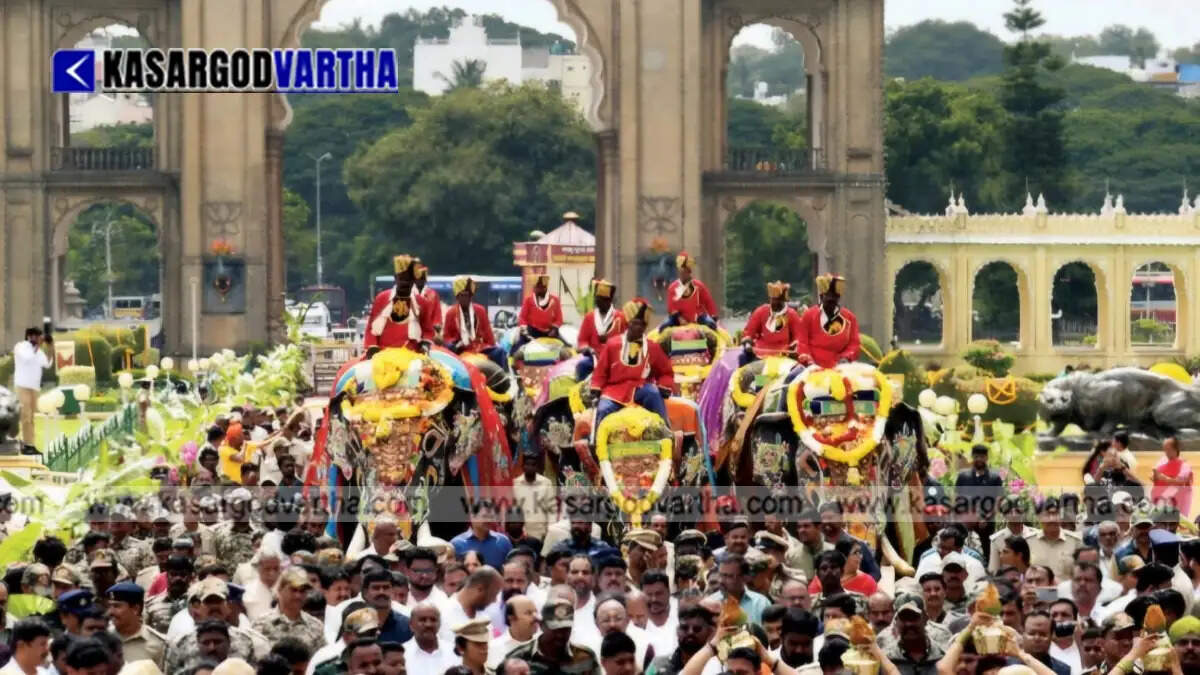 Representational image of the traditional welcome given to the first batch of Dasara elephants at Mysuru Palace