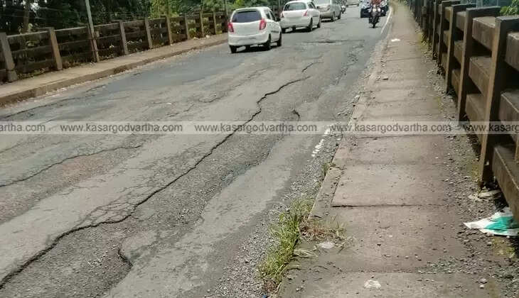 A large pothole on the Kasaragod-Kanhangad state highway in Kerala.