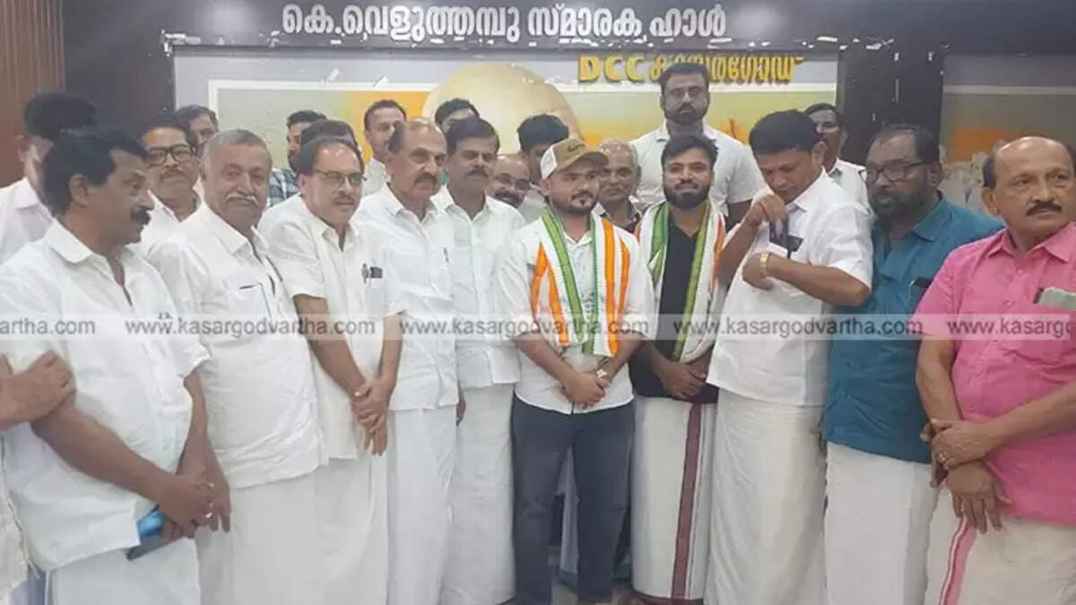 Najeemulla Sheni and Sidhique Sheni joining Congress