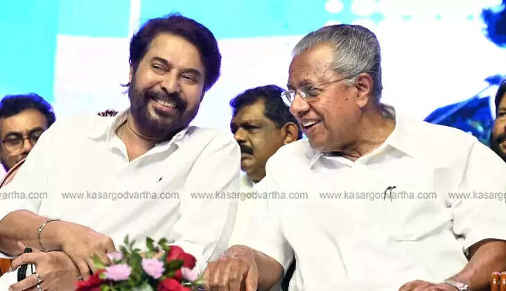 Mammootty speaking at Kerala extreme poverty free announcement event
