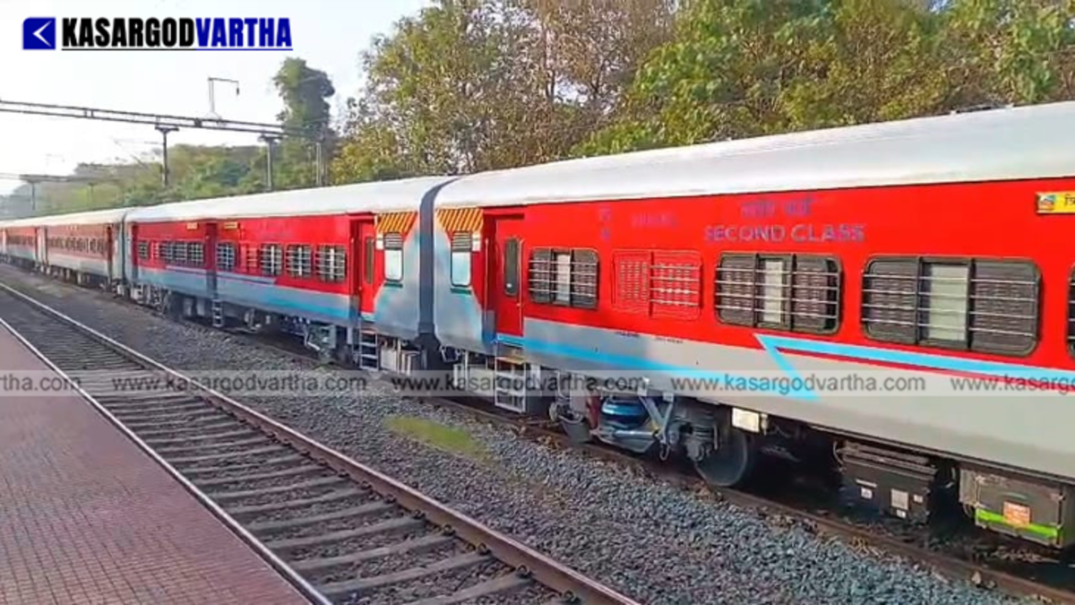 A view of Kumbla railway station platform and the vast vacant railway land.