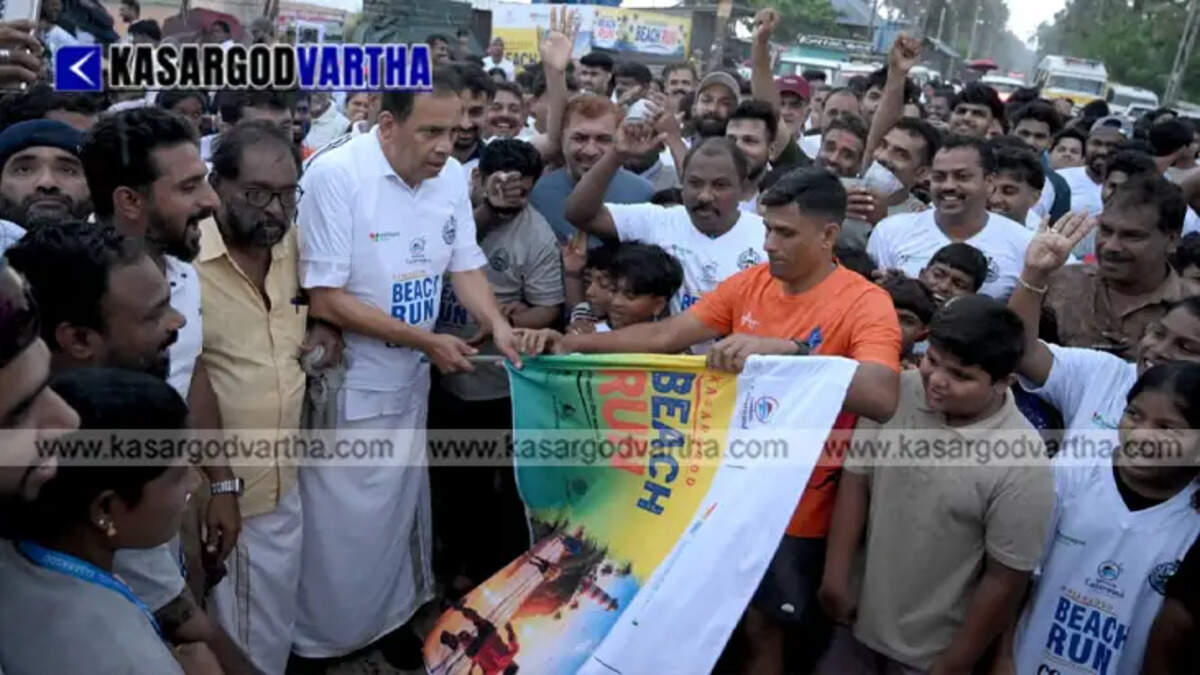 MLA Kallatra Mahin flagging off the Kasaragod Beach Run 2026.