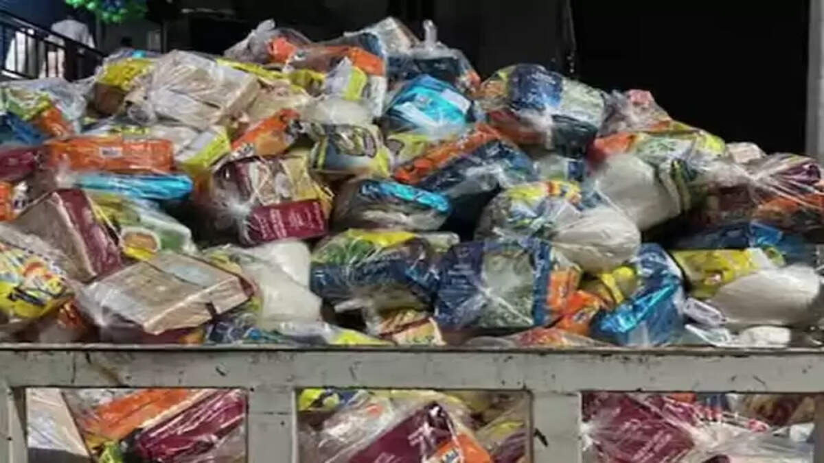 Wayanad:&nbsp;1500 Food kits filled with essential items seized from Sultan Bathery,&nbsp;Wayanad News, 1500 Food Kits, Filled, Essential Items