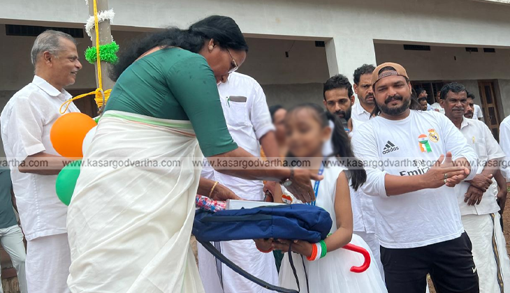 Crowd gathered at a school event in Pallikkara, Kasaragod.