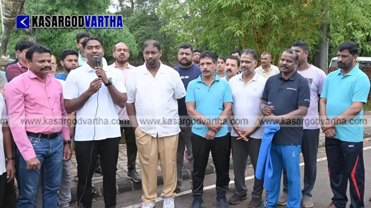 District Collector Arjun Pandian participating in the Olympics Run.