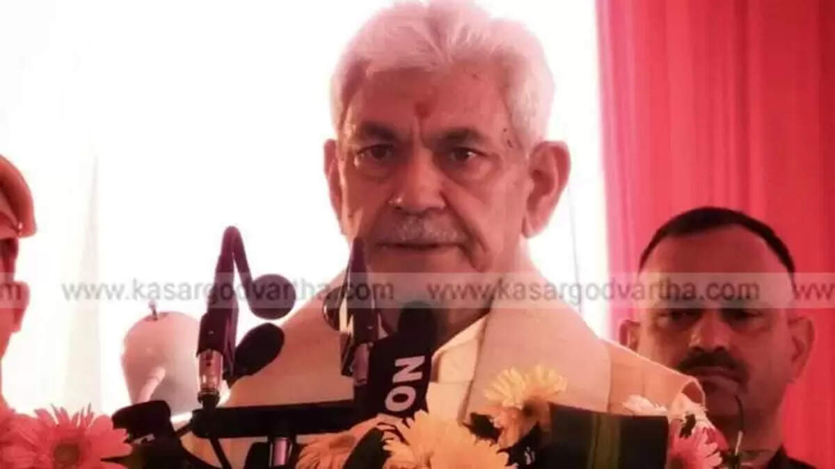 Jammu and Kashmir Lieutenant Governor Manoj Sinha Arrives in Kasaragod for Private Visit Under Strict Security