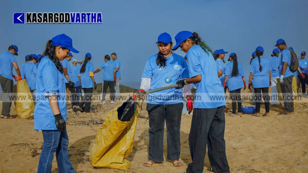 Image reflecting beach cleanup drive at Kottikulam Kodi Beach